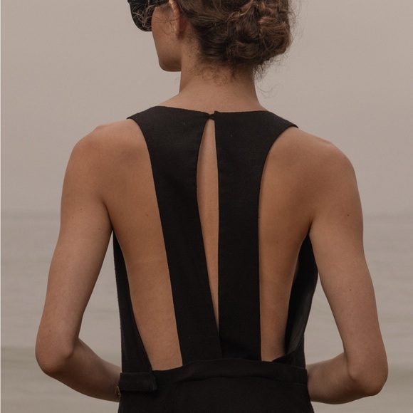 Windsor Backless Heidi Merrick Dress - Picture 2 of 4